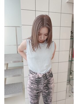 スノッブ(SNOB) 【広島レイヤーカット】透明感グレージュ×ミディアムレイヤー