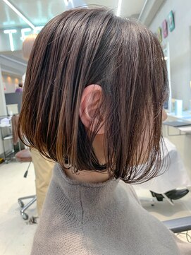 テトヘアー(teto hair) グラデーションカラー、ナチュラルブラウン、前下がりボブ