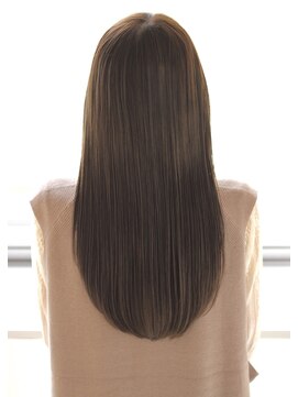 リュドール 名駅(Rue D'or) 湿気にも乾燥にも負けないナチュラルストレートスタイル