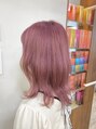 アグ ヘアー ボンド 六名店(Agu hair bond)&nbsp;ブリーチ2回ペールピンクゆる波巻きの相性◎