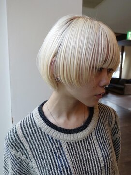 トップヘアー スパアンドリラクゼーション 安城(spa&relaxation) 抜きっぱなしブロンドマッシュショート