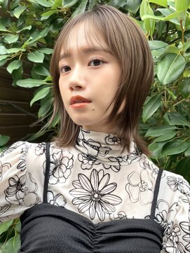 トリコ ショップアンドヘアサロン(tricot shop hair salon) お顔まわりレイヤー designカット  オリーブベージュ