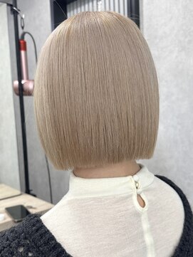 ロウル 渋谷(LOWRL) ミルクティーベージュ/似合わせカット/ケアブリーチ/渋谷駅