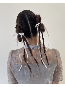 エミュ(emu) 韓国風ツイン三つ編みアレンジ