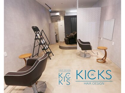 キックス(KICKS)の写真