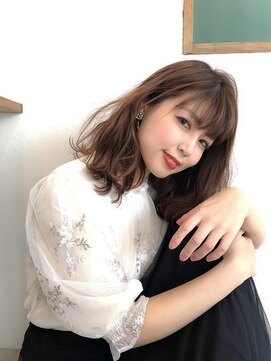 小顔クラゲヘアー。黒髪ココアベージュでオリーブグレー。