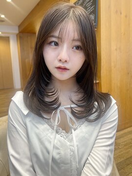 バイオレット 表参道店(Violet) 前髪顔まわり小顔似合わせミディアムレイヤーグレージュカラー