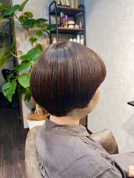 マニマニ(manima-ni) 丸みショート×暖色ブラウン