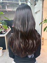 シオン(shion) おくれ毛グレージュ韓国ヘアくびれミディ_ba586011
