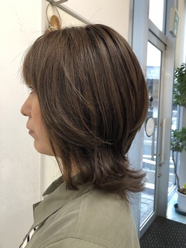 イザワ ヘアメイクサロン(izawa) 外ハネレイヤースタイル
