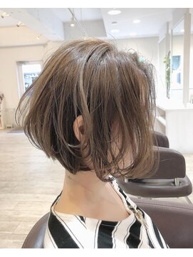 ビアム(Biam) 前下がりショートボブ☆