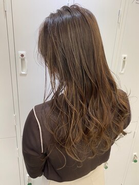 モルニ(MORNI) 髪質改善トリートメント_マロンベージュ Aラインボブ かきあげ