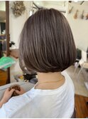 ボブオリーブカラーストレートサラツヤ髪ひし形レイヤーボブ