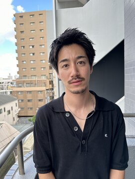 イチイ 巣鴨店(ichii) スーツ短髪ツーブロック束感モテる黒髪シークレットパーマ流行