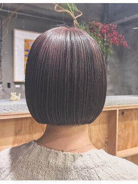 ニイ(nii.) ミニボブにデザインカラー