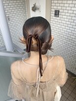 韓国ヘア　カチモリヘア　タイトヘア　タイトシニヨン　個性派