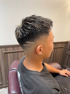 ミリオンバックス 神田店(Million Bucks) スパイキーショート/スペインカール<理容室>[メンズ/床屋/神田]