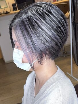 ブレイズヘアー(BLAZEhair) 【筋感バツグン】ホワイトショートバレイヤージュ×ブリーチ２回