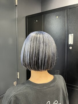 ホワイト 梅田(white) アンブレラカラー×ブルー