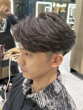 サヴォア(Savoir) 【安藤】フェザーパーマ×センターパート