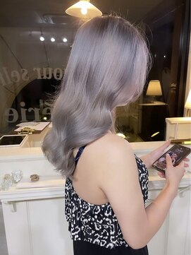 ラヴィ(Lavie) ハイライトカラーミルクティーベージュケアブリーチダブルカラー