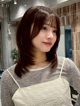 ファルベ(Farbe) 黒髪 クラゲヘアー オリーブグレー 小顔 ココアベージュ