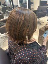 ルッカヘアガーデン 鶴ヶ島店&nbsp;ぷつっと切りっぱなしボブ/白髪ぼかしハイライト