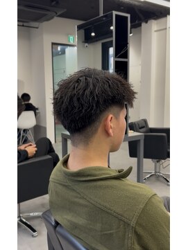 ノイセル 心斎橋(Noisyle) 刈り上げセンターパート/波巻きツイストスパイラル/心斎橋S