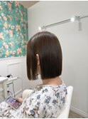 ぱっつんボブには縮毛矯正が必須◎