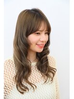 ソレイユ フタガワ(SOLEIL FUTAGAWA)&nbsp;アッシュカラーの透明感でシックに洗練されたロングスタイル