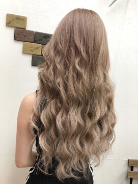 ネクスト 池袋(NEXT) 【ミルクティーベージュ】透明感、ツヤ感【NEXT池袋】