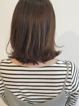 クールブ(Courbe) 外ハネボブ×柔らかベージュ