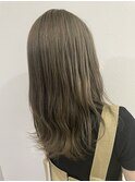 くすみベージュ　ロングヘア