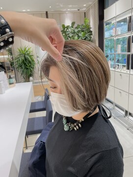 ステアケース 武蔵小杉店(stair:case) 脱白髪染めホワイトベージュハイライト武蔵小杉大人可愛い