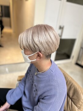 カリーナ(CARINA) ハイトーンカラー/ミルクティーカラー