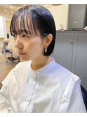 シースルーバングが可愛いストレートボブ