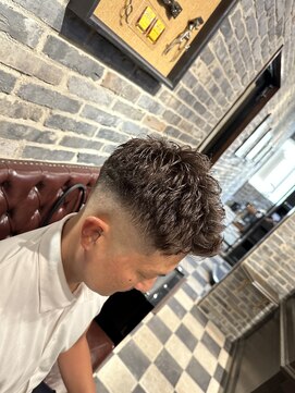 ミリオンバックス 御徒町店(Million Backs) 束感ショート/濡れパン/髪質改善<理容室>[メンズ/シェービング]