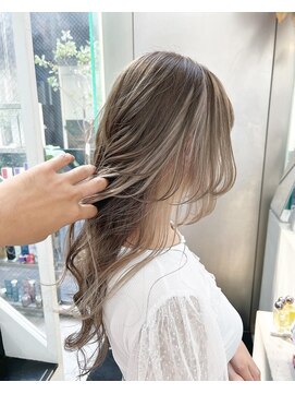 シェリ ヘアデザイン(CHERIE hair design) フェイスフレーミング×インナーホワイトグレー☆