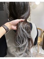 ヲタク(wotaku.)&nbsp;グラデーションカラー毛先ブリーチシルバーカラーハイトーン