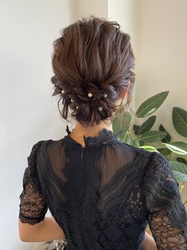 エメ 小山(Aimer) ふんわりシニヨン/お呼ばれアレンジ/小山/学割U24/髪質改善