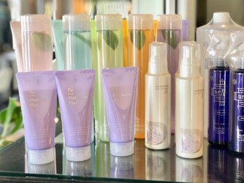 アールヘアー(R hair)の写真/厳選したトリートメントで、髪本来の潤いとツヤを実感♪思わず触りたくなるようなツヤ髪をあなたのものに＊