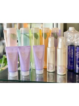 厳選したトリートメントで、髪本来の潤いとツヤを実感♪思わず触りたくなるようなツヤ髪をあなたのものに＊