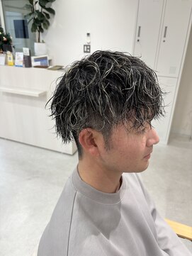 ツイストスパイラルパーマ×メッシュキャップハイライト