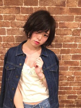 リラ バイ クオーレ(LIRA by CUORE) 軽め外ハネショート