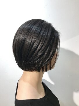 ココ スムス(coco sumusu) 切りっぱなし×透明感×上質ボブ