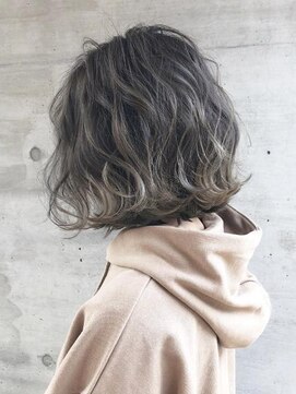 ブロッサム ひばりヶ丘(Blossom) 20代30代40代外ハネアッシュグレージュ肩ライン