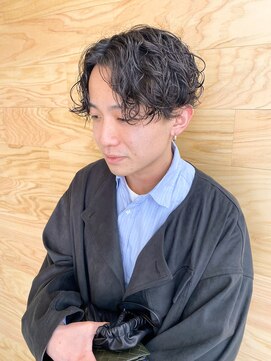 トゥコ(tuco) メンズ　センターパート　パーマ