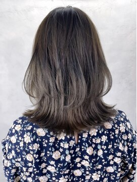 アイティー バイ アルバム 中野店(IT by ALBUM) くびれレイヤー_外ハネボブセクションカラー_ba393231