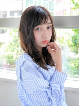 ルティア(Lutia) 流しバング アッシュベージュ