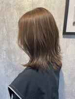 ジーナ 高槻(Zina) 韓国風くびれヘア×シアーベージュ